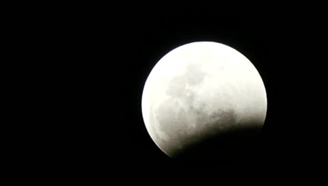 [random.clips] ...lunar.eclipse.beginning....