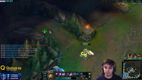 Big boi Jayce getting punched. Punching is not okay. But it's okay, because it's a videogame.