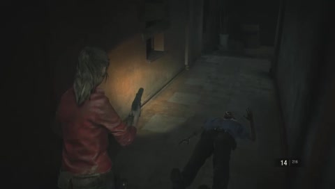 Машет рукой