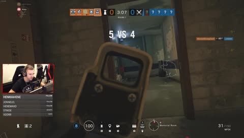 kattokaa oikee ylä nurkka joku sai bannnit XD