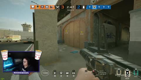 NoodieNoods 4k hij is toch slecht joh xD