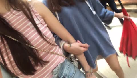 被花哥的下體一直頂眼睛