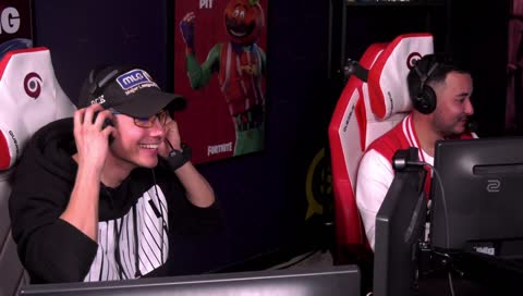 Locklear serre la main de Gotaga