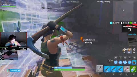 Mor kommer nøgen ind på stream!!!