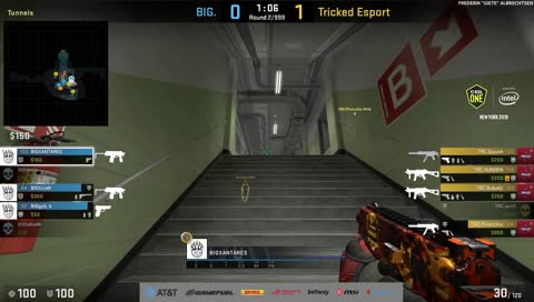 Bubzkji - 1vs2 UMP clutch (T - bomb planted after 1 clutch kill)