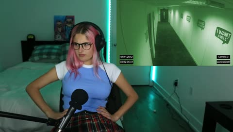 Hannah gets scared by her boyfriend !