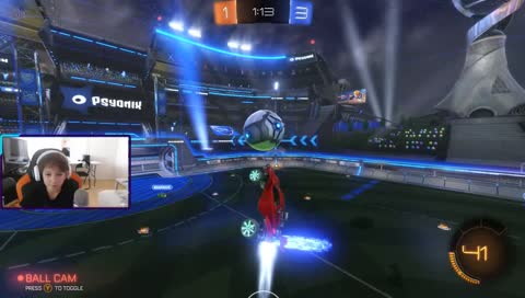 Xseit prøver at score