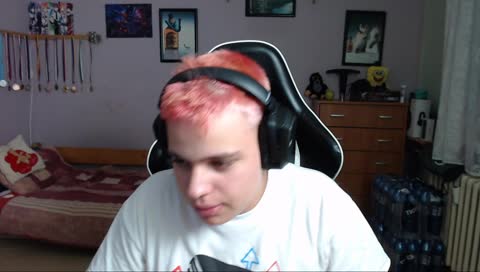 Komár PogU
