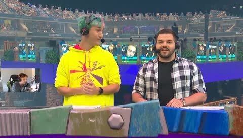 HUNTER OG KINSTARR BAG VED???