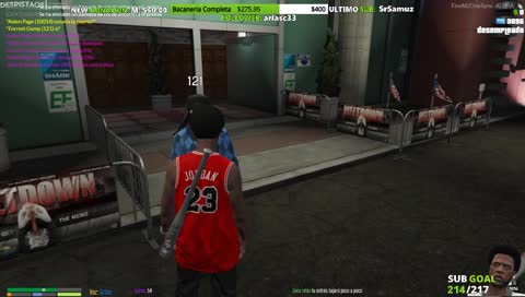 Le pega a la mujer D: