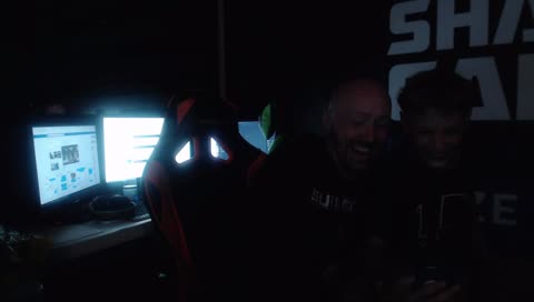 Klask fra en fan Ellahdk kendt og sådan