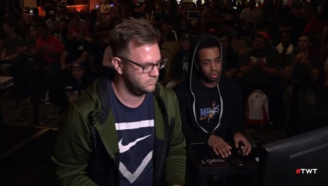 10 sec round!!!! Kodee vs. Pling at Summer Jam 2019!