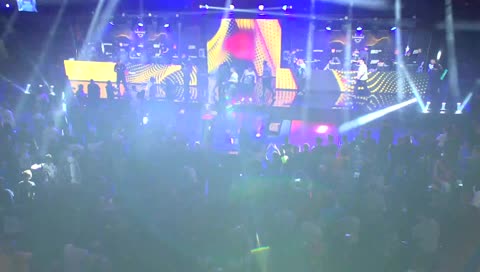 Illuminar podnosi puchar