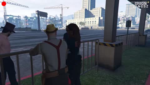 ptaszek nie może trafić do gniazdka :D