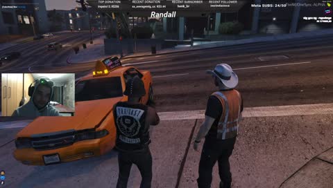 Ligue 0800 2002 0058 para dar um dinheiro para esse pobre rapaz conseguir comprar uma roupa nova!