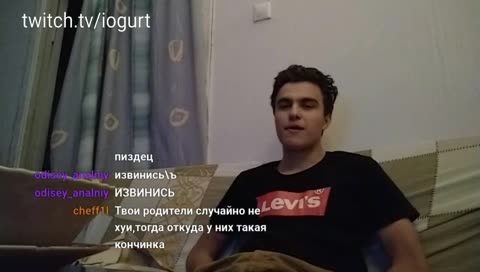 ДЕД ЕБАШИТ БОЯРЫШНИК В САДУ