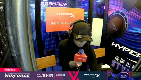 有人知道他是誰嗎?