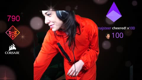 Znana strimerka rozbiera się na liveie Zobacz video