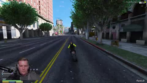 Mic tegen sander zijn kop