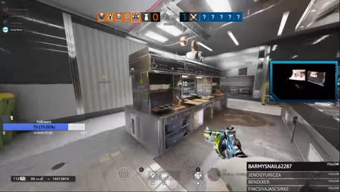 Armin intézi a kört