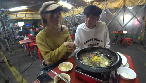 大庭廣眾之下.......嗯~ %(好大力 666