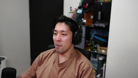 何かをこらえるスタンスミス Twitch