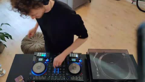 Dj bohdi pumpin👯♀️😂