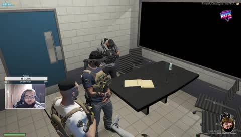 F mia socando tudo nela