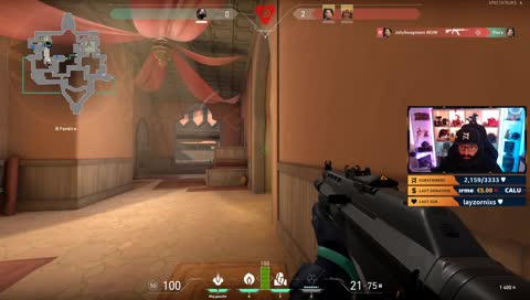 L'intelligence est là mais les mains sont dans le cul ! On dirait un joueur d'Overwatch !