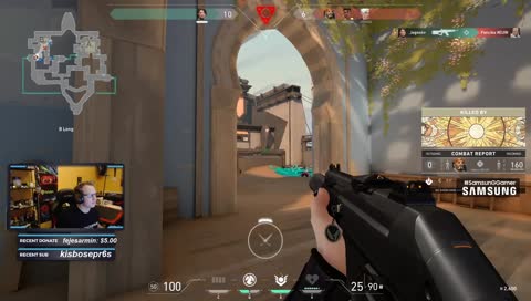 ő legalább élvezi a játékot