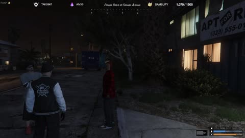 Momo déménage sa caisse sans le savoir X)