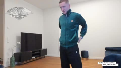 Wahrscheinlich liegt es an der Jacke in Größe S ! nooooo front <3