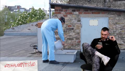 Guse steigt in die verschüttete Gütze