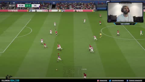 AGUERO REACTION 4-1