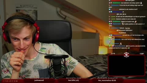 Sjors zijn buikje doet pijn LOL