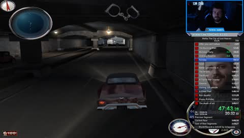 Patník uprostřed silnice