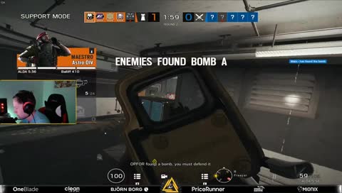 hes aimbotting
