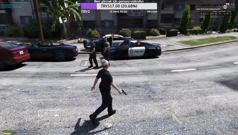 polisleri tarıyorlar