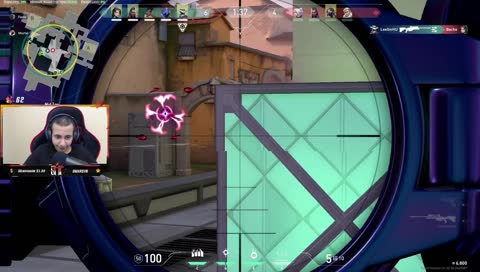 اصبر هو هنا هههههههههههههههه