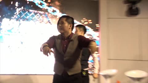 還敢鬧啊