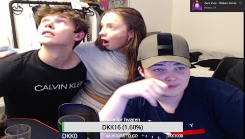 TOBIAS HAR PISSET I BUKSERNE HAHAHAHAHAHAHAHAH taber.