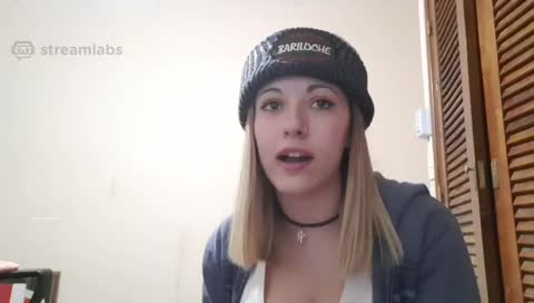 esta chica se quiere sumar a la pelea por el corazón de brunenger