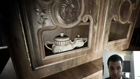 sandalye kırma anı