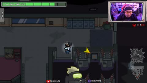 Kapuze geilt sich an Dhalus Körper auf :D