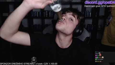 Nikdo nic: opat