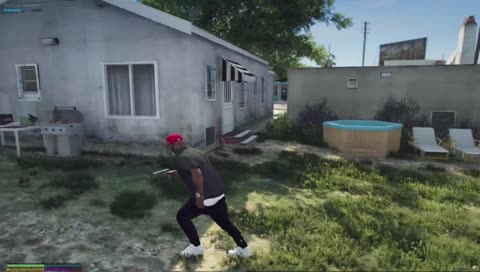 Po roce vysvětlovačka s enemy KEKW