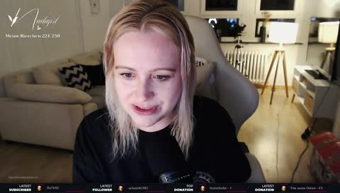 Nadi trinkt Spülmittel 