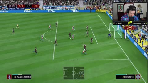 C Titz falls into the pile 