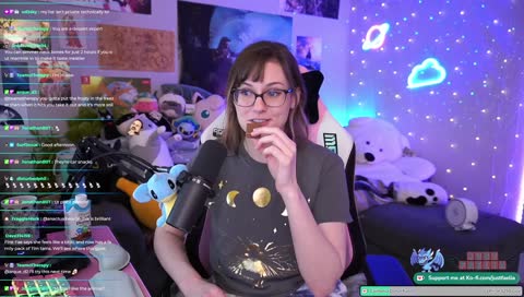 Fae describes the creamy filling 