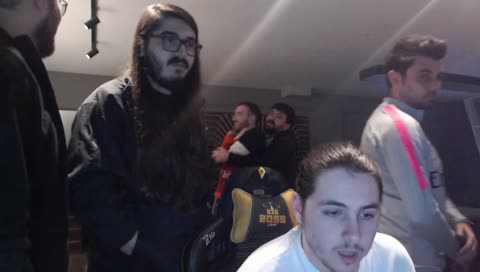 arkada ne dönüyor öyle saljkdjlksad